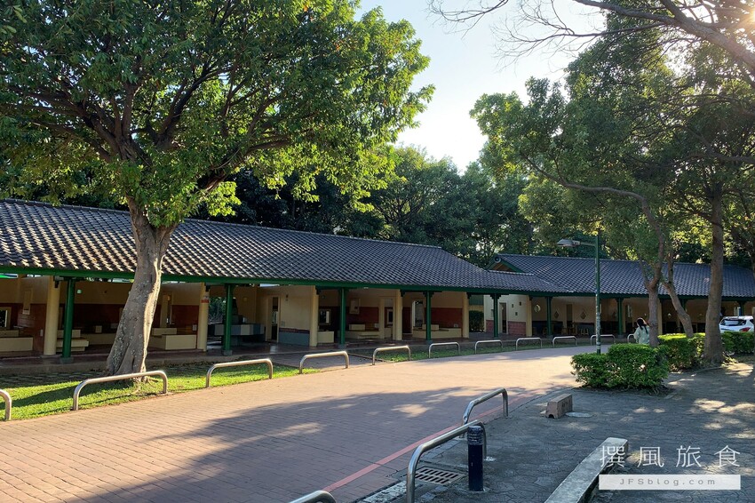 桃園景點/「龍潭運動公園」免費夏日戲水公園,還有軍機展示!