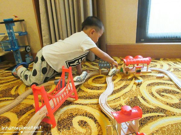 edasky12.jpg edasky12.jpg