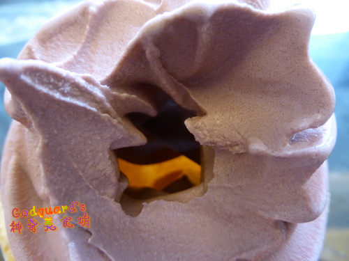 全家霜淇淋：(食記、文末有好康!!!)[全家]9.05~9.18限定霜淇淋口味~萬丹紅豆(另有聖代杯、紅豆抹茶綜合杯)