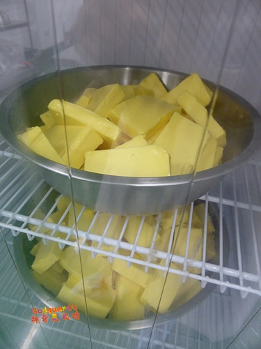 (體驗)[三和國中站]蔗糖無添加、純正鳳梨餡，館內還設3D立體館~天得鳳梨酥