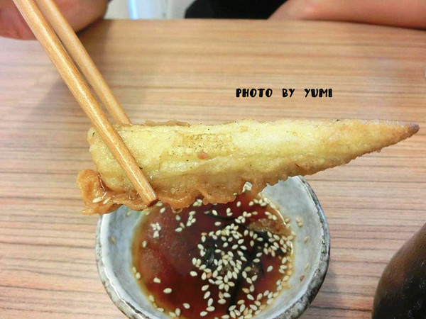 食茶父子：【邀稿】高cp值!簡單就是人間美味~紅燒牛腩定食及雞腿排咖哩飯大獲我心@食茶父子