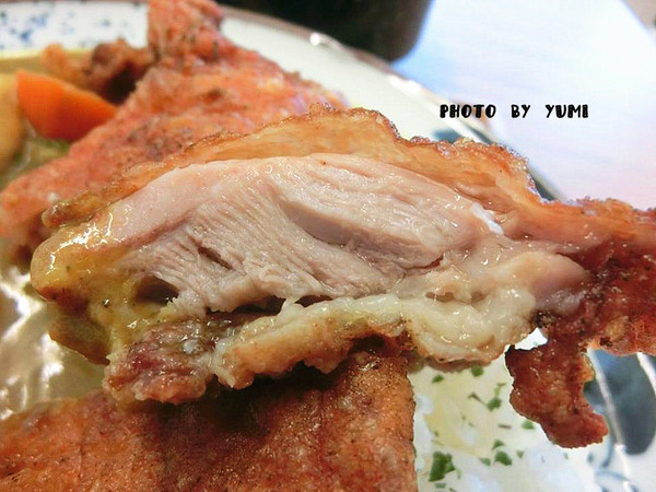 食茶父子：【邀稿】高cp值!簡單就是人間美味~紅燒牛腩定食及雞腿排咖哩飯大獲我心@食茶父子