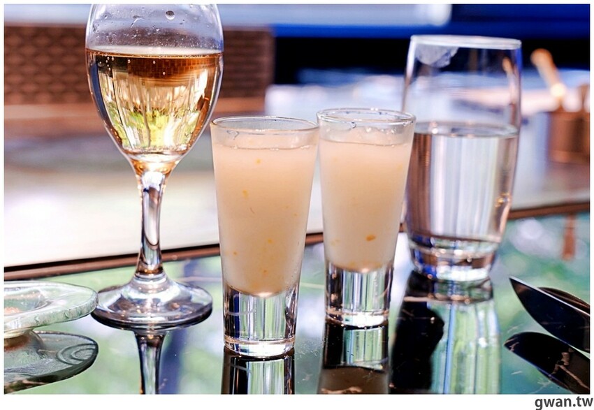 夏慕尼台中大隆店重新開幕,推出視覺系火焰肋眼,期間限定法式夢幻套餐又來了!