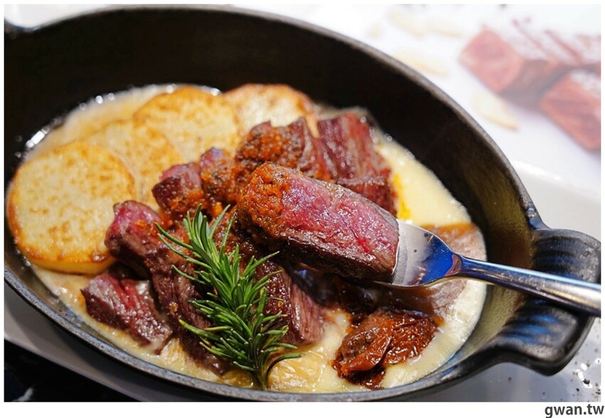 夏慕尼台中大隆店重新開幕,推出視覺系火焰肋眼,期間限定法式夢幻套餐又來了!