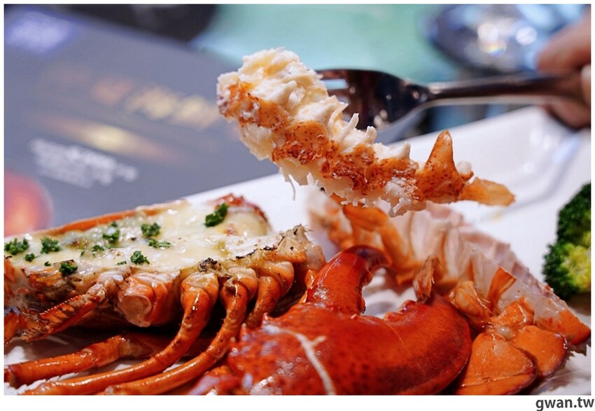 夏慕尼台中大隆店重新開幕,推出視覺系火焰肋眼,期間限定法式夢幻套餐又來了!