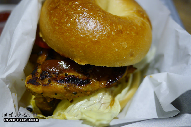 板橋早午餐●Bügel Bagel Coffee新板壹號店(輕食、下午茶、貝果餐)(板橋站、府中站)(近板橋遠百)