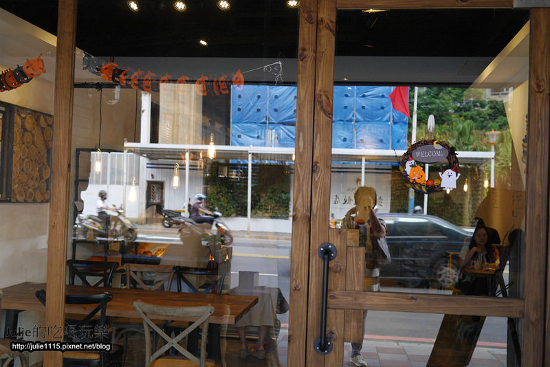 板橋早午餐●Bügel Bagel Coffee新板壹號店(輕食、下午茶、貝果餐)(板橋站、府中站)(近板橋遠百)