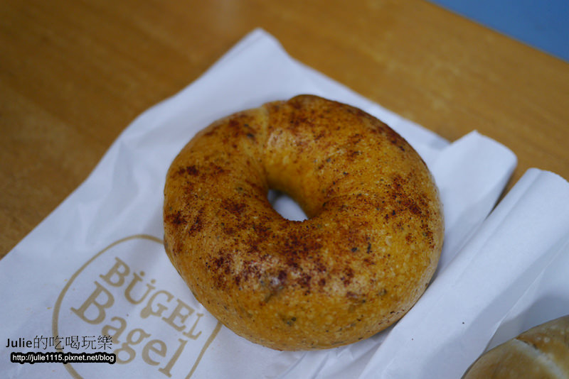 板橋早午餐●Bügel Bagel Coffee新板壹號店(輕食、下午茶、貝果餐)(板橋站、府中站)(近板橋遠百)