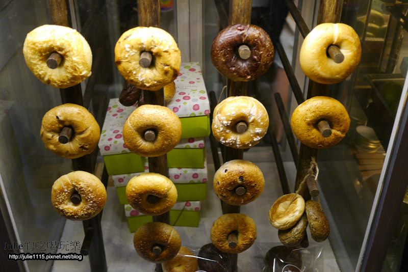 板橋早午餐●Bügel Bagel Coffee新板壹號店(輕食、下午茶、貝果餐)(板橋站、府中站)(近板橋遠百)