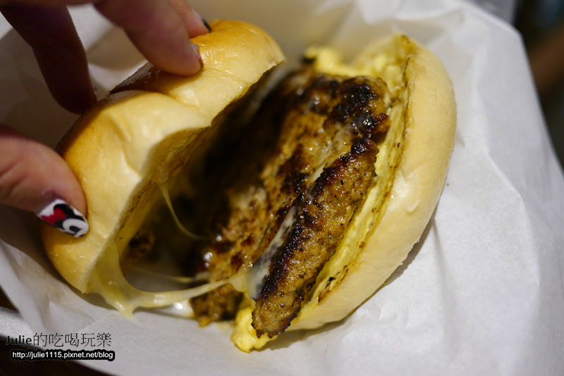 板橋早午餐●Bügel Bagel Coffee新板壹號店(輕食、下午茶、貝果餐)(板橋站、府中站)(近板橋遠百)