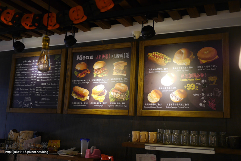 板橋早午餐●Bügel Bagel Coffee新板壹號店(輕食、下午茶、貝果餐)(板橋站、府中站)(近板橋遠百)