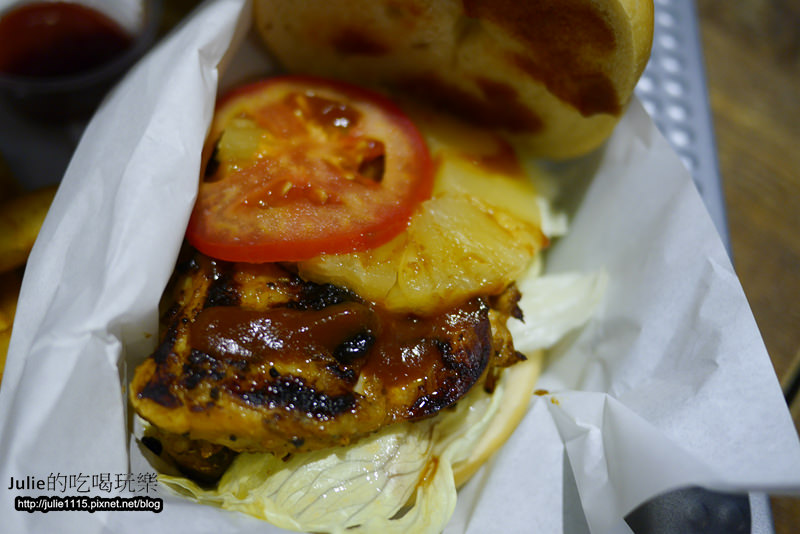 板橋早午餐●Bügel Bagel Coffee新板壹號店(輕食、下午茶、貝果餐)(板橋站、府中站)(近板橋遠百)