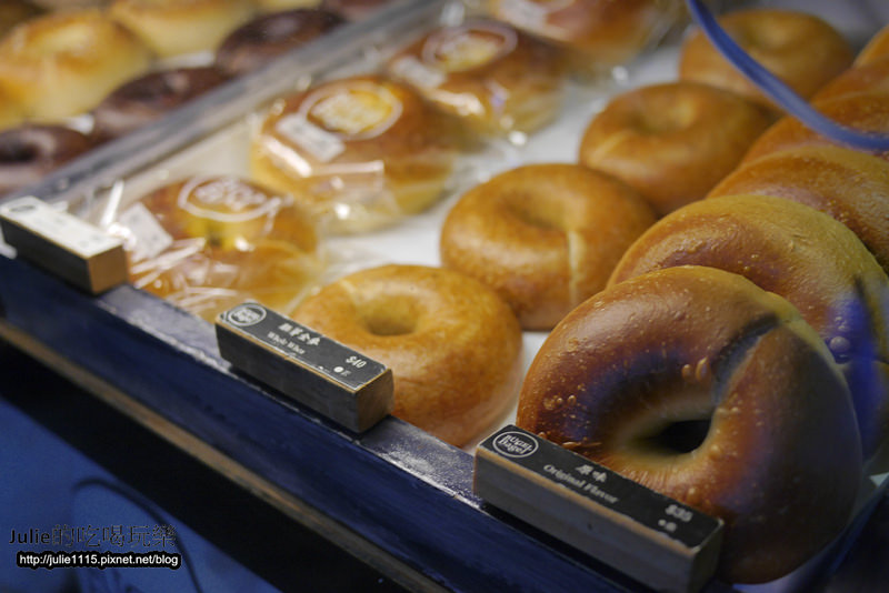 板橋早午餐●Bügel Bagel Coffee新板壹號店(輕食、下午茶、貝果餐)(板橋站、府中站)(近板橋遠百)