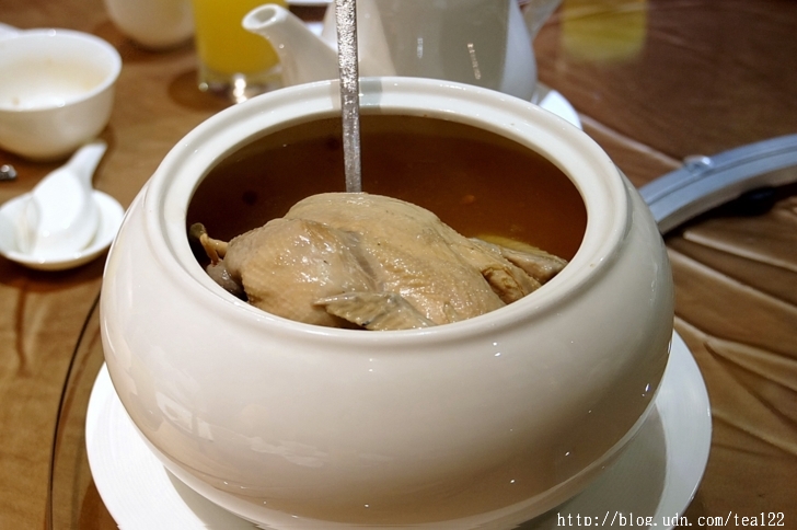 誰說中秋一定要烤肉？豐原火車站前五都飯店港式佳餚，令人欣喜。