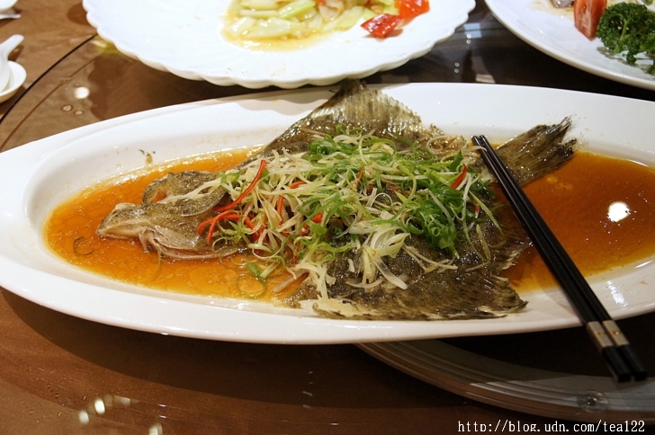 誰說中秋一定要烤肉？豐原火車站前五都飯店港式佳餚，令人欣喜。