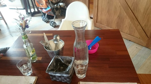 瑪莉桃桃親子餐廳(原Baby Coffee 瑪莉桃桃):高雄~瑪莉桃桃親子餐廳~可愛的胡桃鉗娃娃~車車造型兒童餐~