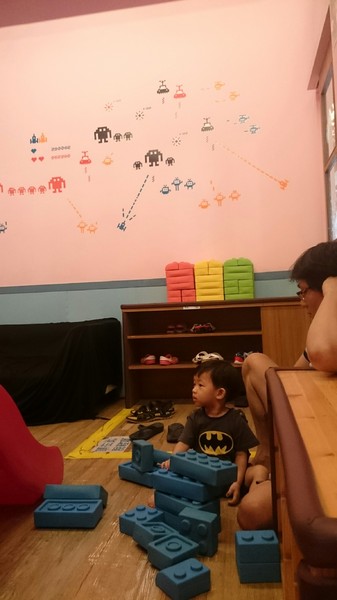 瑪莉桃桃親子餐廳(原Baby Coffee 瑪莉桃桃):高雄~瑪莉桃桃親子餐廳~可愛的胡桃鉗娃娃~車車造型兒童餐~