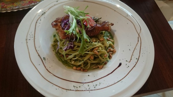 瑪莉桃桃親子餐廳(原Baby Coffee 瑪莉桃桃):高雄~瑪莉桃桃親子餐廳~可愛的胡桃鉗娃娃~車車造型兒童餐~