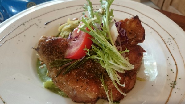 瑪莉桃桃親子餐廳(原Baby Coffee 瑪莉桃桃):高雄~瑪莉桃桃親子餐廳~可愛的胡桃鉗娃娃~車車造型兒童餐~