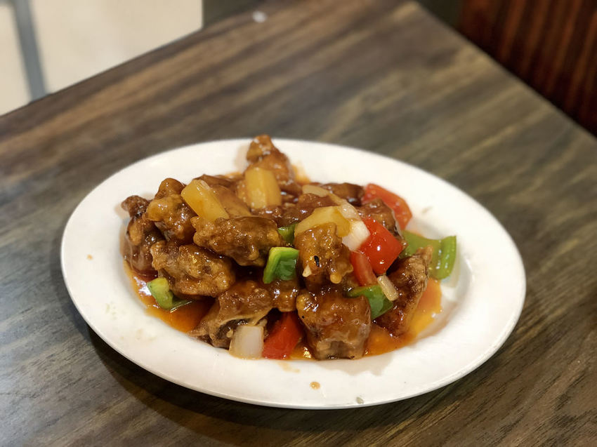 [台北大安] 216巷美食東區平價快炒每道菜都超下飯 / 蒜泥白肉 / 五更腸旺 / 永恆十年的好味道 / 外國旅客也愛吃