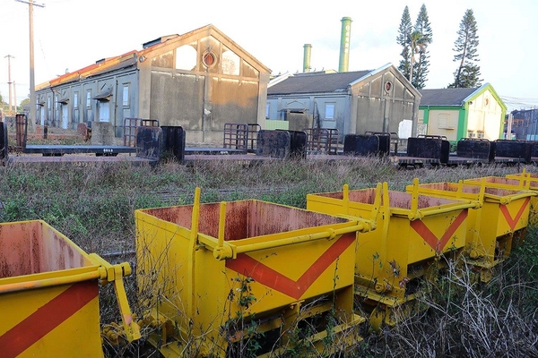 虎尾驛：【雲林景點】虎尾驛~雲林虎尾遊客中心/日式風格的木造建築/虎尾糖廠的五分車車站/外頭有彩繪公雞聞雞起舞慶新年