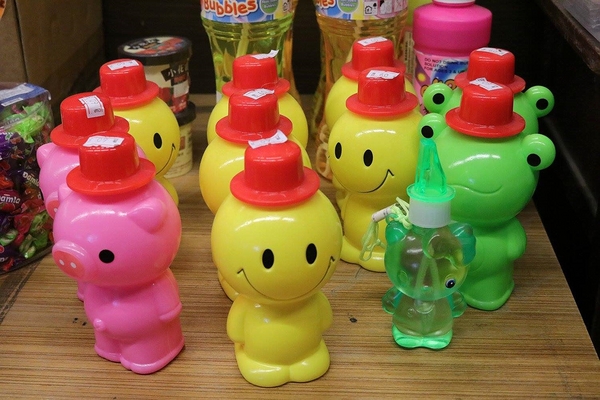 虎尾驛：【雲林景點】虎尾驛~雲林虎尾遊客中心/日式風格的木造建築/虎尾糖廠的五分車車站/外頭有彩繪公雞聞雞起舞慶新年