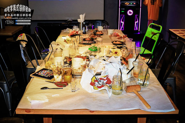 蝦老爹美式海鮮餐廳 The Shrimp Daddy|台北市大安區/北捷國父紀念館站《台北國父紀念館美食“食尚玩家〞推薦;整間餐廳根本就是大海的冰箱,激推!》