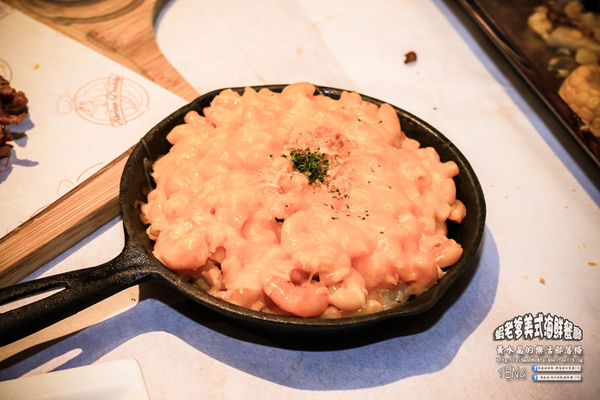 蝦老爹美式海鮮餐廳 The Shrimp Daddy|台北市大安區/北捷國父紀念館站《台北國父紀念館美食“食尚玩家〞推薦;整間餐廳根本就是大海的冰箱,激推!》