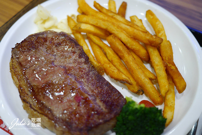 板橋●牛排●得克薩斯食坊(秤重牛排、薯條、披薩、醬飯、焗麵)
