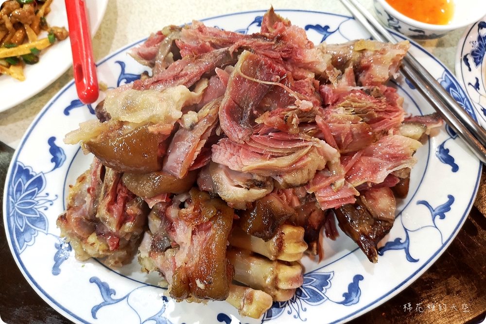 台北大安巷子裡的四十年老店-翠滿園,招牌豬腳必點太驚豔啦!