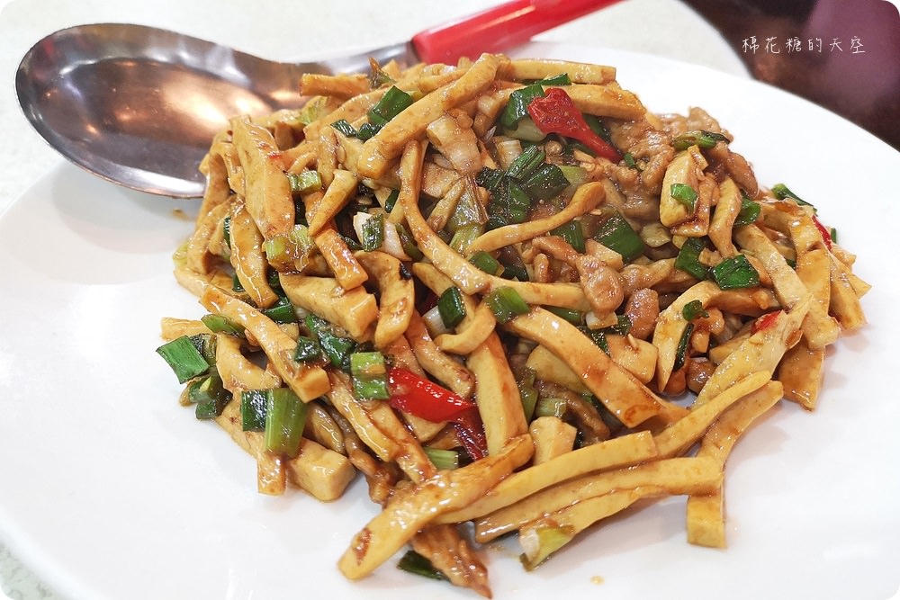 台北大安巷子裡的四十年老店-翠滿園,招牌豬腳必點太驚豔啦!