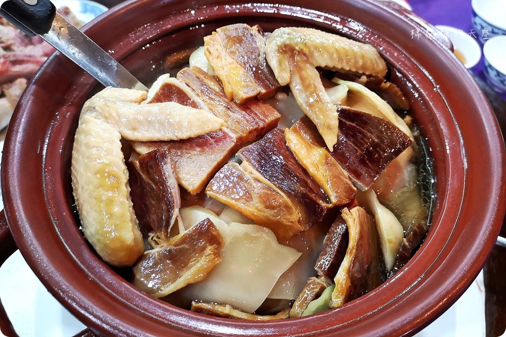 台北大安巷子裡的四十年老店-翠滿園,招牌豬腳必點太驚豔啦!