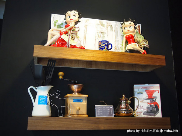 烤香Oven Coffee：【食記】新竹Oven Coffee 烤香咖啡竹北勝利店@竹北 : 平價美味的咖啡與比利時烈日鬆餅,口味水準比台中店高喔!