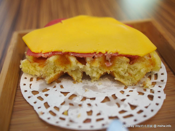 烤香Oven Coffee：【食記】新竹Oven Coffee 烤香咖啡竹北勝利店@竹北 : 平價美味的咖啡與比利時烈日鬆餅,口味水準比台中店高喔!