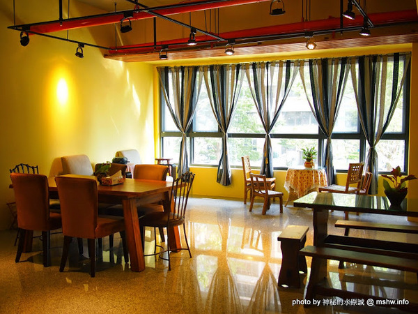 烤香Oven Coffee：【食記】新竹Oven Coffee 烤香咖啡竹北勝利店@竹北 : 平價美味的咖啡與比利時烈日鬆餅,口味水準比台中店高喔!