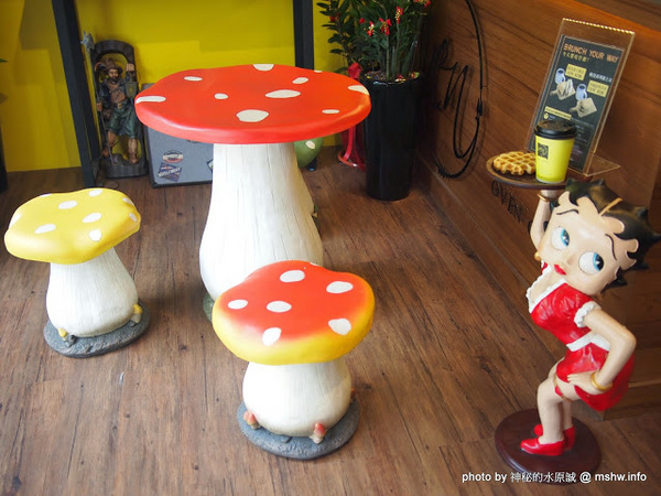 烤香Oven Coffee：【食記】新竹Oven Coffee 烤香咖啡竹北勝利店@竹北 : 平價美味的咖啡與比利時烈日鬆餅,口味水準比台中店高喔!