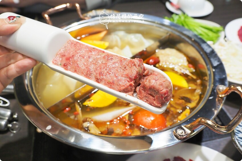 台中火鍋這裡也吃得到溫體牛! 牛老總五權店雙人套餐超划算 - 棉花糖的天空