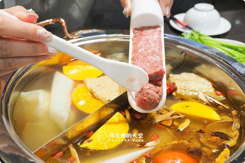 台中火鍋這裡也吃得到溫體牛! 牛老總五權店雙人套餐超划算 - 棉花糖的天空