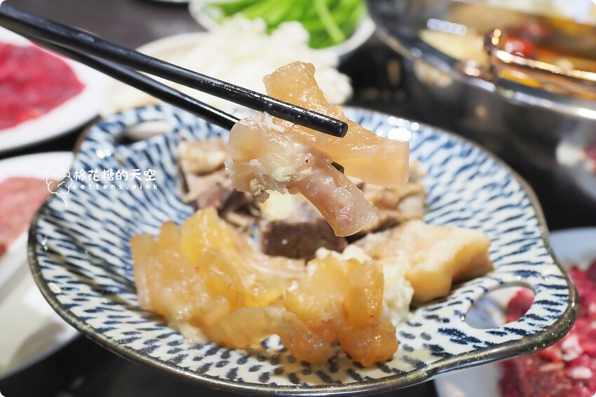 台中火鍋這裡也吃得到溫體牛! 牛老總五權店雙人套餐超划算 - 棉花糖的天空