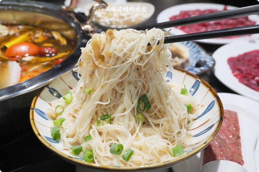 台中火鍋這裡也吃得到溫體牛! 牛老總五權店雙人套餐超划算 - 棉花糖的天空