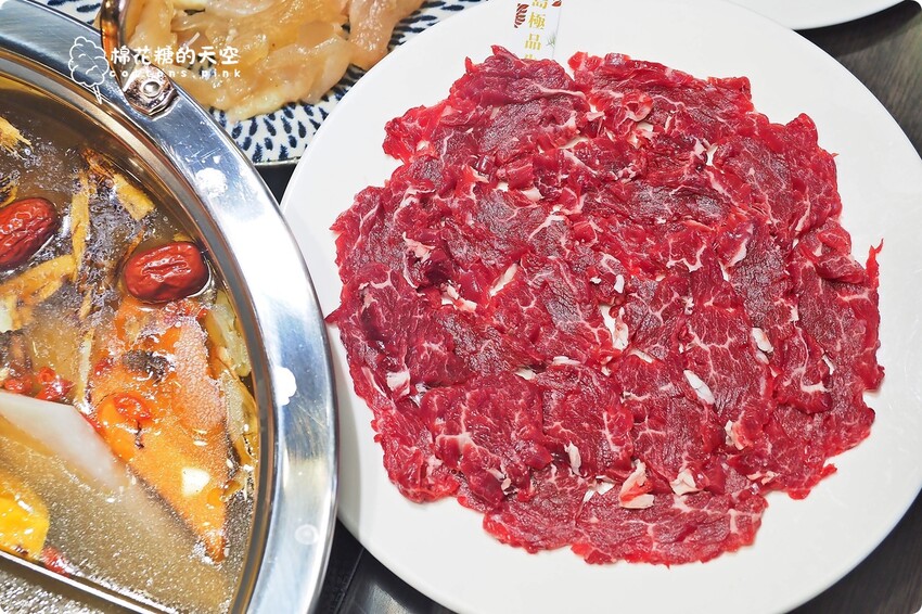 台中火鍋這裡也吃得到溫體牛! 牛老總五權店雙人套餐超划算 - 棉花糖的天空