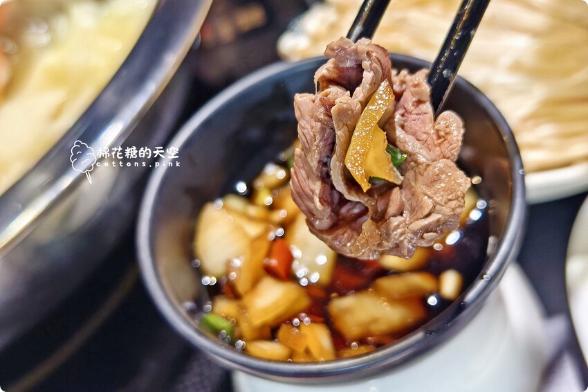 台中火鍋這裡也吃得到溫體牛! 牛老總五權店雙人套餐超划算 - 棉花糖的天空