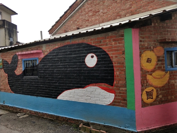 北崙青蛙彩繪村：【嘉義新港景點】北崙青蛙彩繪村~以青蛙為主的彩繪村 卡通大集合 皮卡妹柑仔店