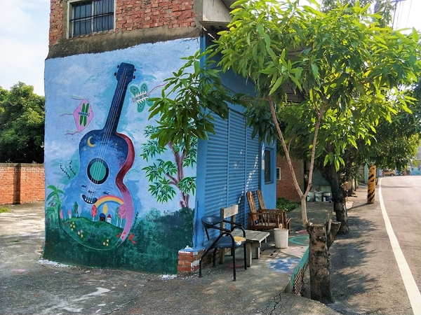 北崙青蛙彩繪村：【嘉義新港景點】北崙青蛙彩繪村~以青蛙為主的彩繪村 卡通大集合 皮卡妹柑仔店