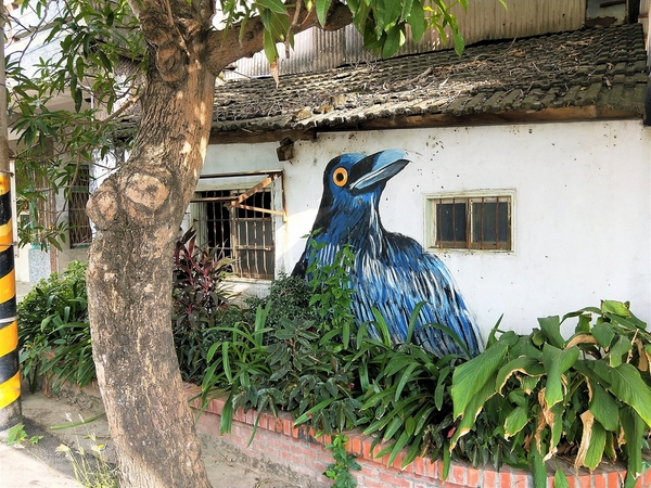 北崙青蛙彩繪村：【嘉義新港景點】北崙青蛙彩繪村~以青蛙為主的彩繪村 卡通大集合 皮卡妹柑仔店