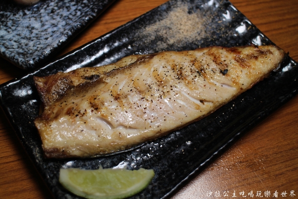 柒串燒屋：台北美食平價串燒『柒-串燒屋(長安店)』長安東路宵夜/專人燒烤/烤功一流.服務佳