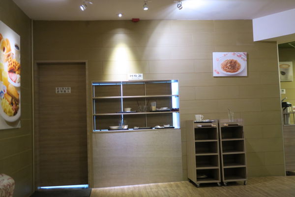 【台中梧棲區】全台唯一"丹堤咖啡"旋轉餐廳～日夜都美麗『丹堤咖啡旋轉餐廳 』