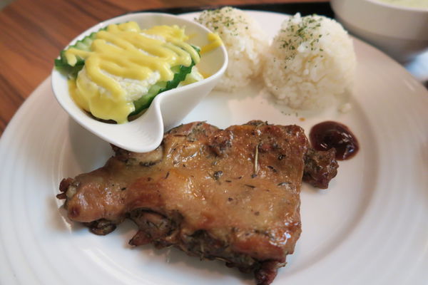 【台中梧棲區】全台唯一"丹堤咖啡"旋轉餐廳～日夜都美麗『丹堤咖啡旋轉餐廳 』