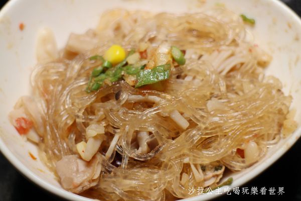 辛殿麻辣鍋(ATT 4 FUN信義店)：信義區人氣麻辣鍋吃到飽『辛殿麻辣鍋(ATT 4 FUN信義店)』捷運象山站/101台北世貿