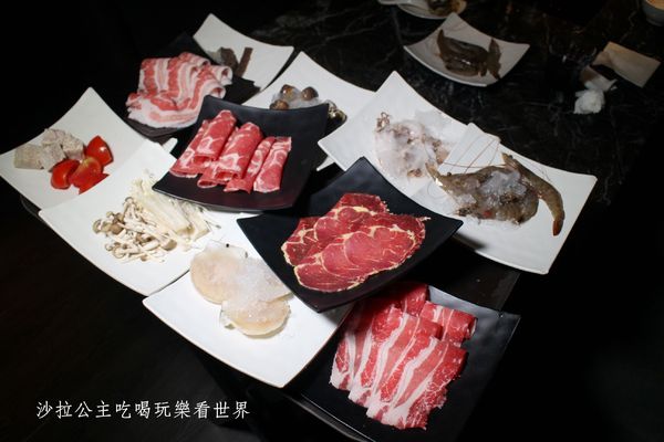 辛殿麻辣鍋(ATT 4 FUN信義店)：信義區人氣麻辣鍋吃到飽『辛殿麻辣鍋(ATT 4 FUN信義店)』捷運象山站/101台北世貿